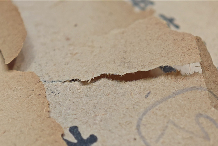 酸化破损严重的文献纸张